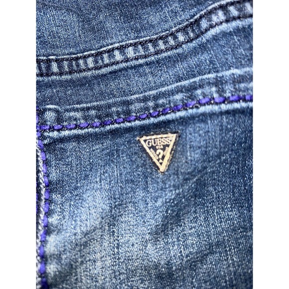 Y2K Inspired Guess Women Denim Slightly Distressed Cuffed Shorts Size 26 - Picture 6 of 9